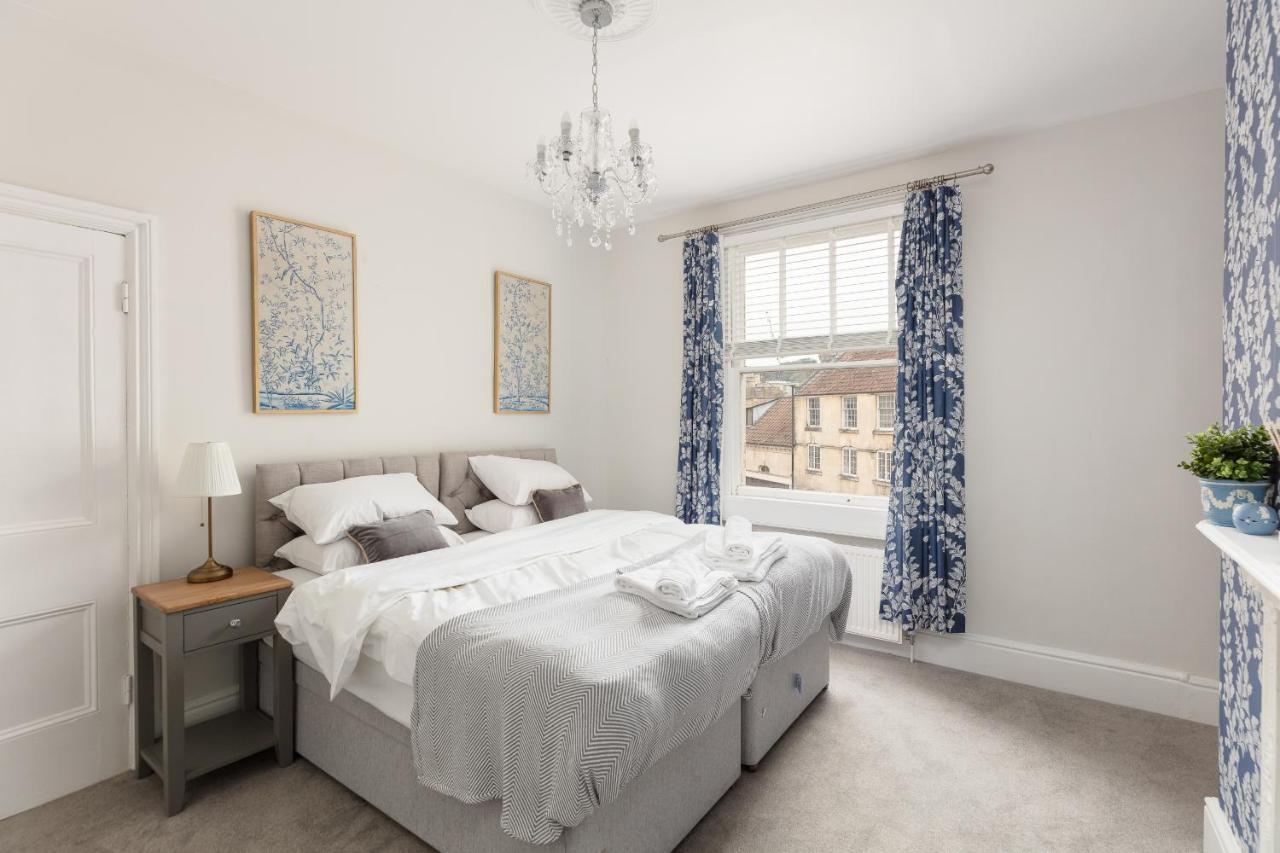 5 Bedroom Magnificent Georgian Townhouse- City Centre Бат Екстериор снимка