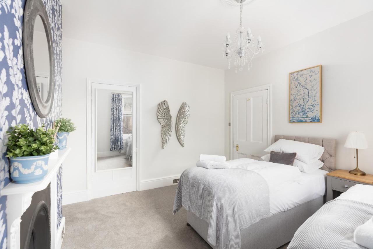 5 Bedroom Magnificent Georgian Townhouse- City Centre Бат Екстериор снимка